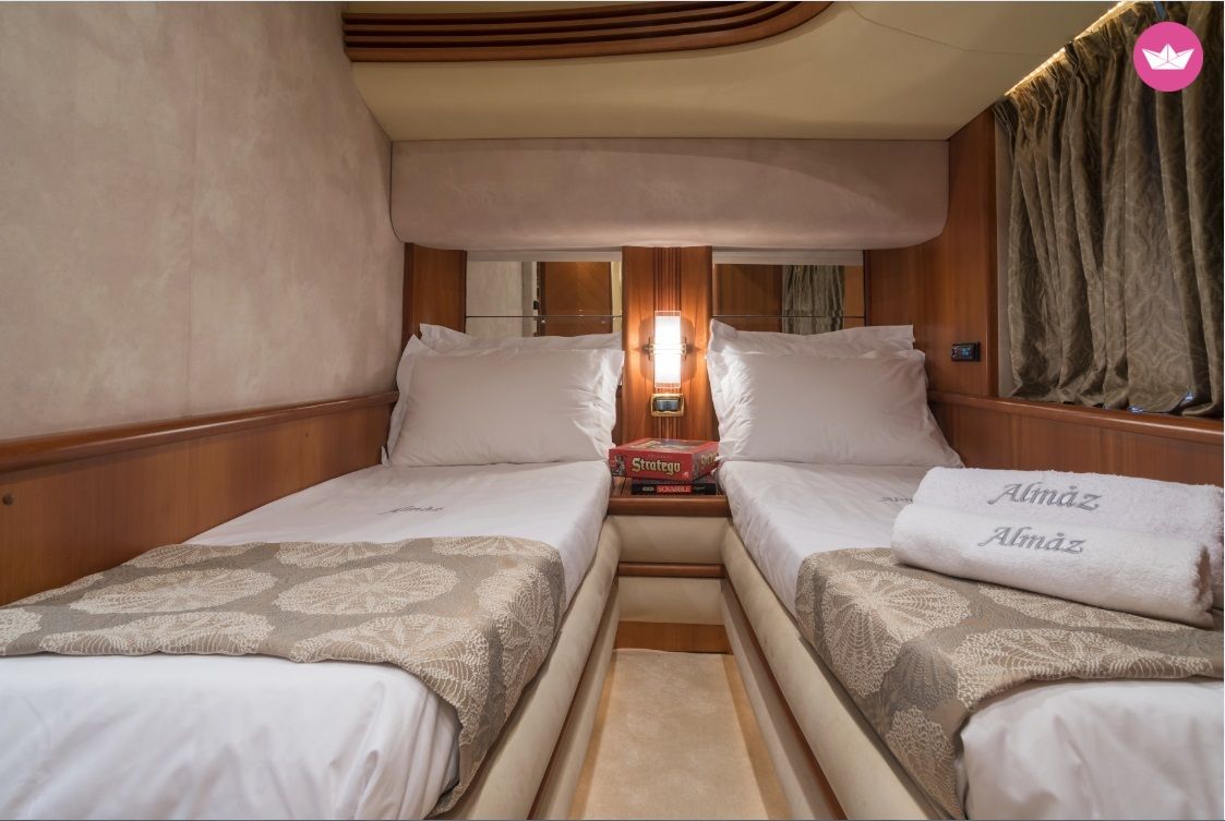 Motorboat Azimut 68 Evo  