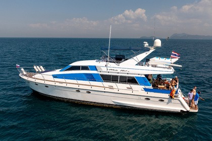 Een jachtcruise langs de kust van Pattaya van 3 uur. Accommodatie voor 1 tot 20 personen.