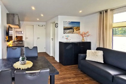 Premium-Hausboot "Bijou" Führerscheinfrei (Charterschein)