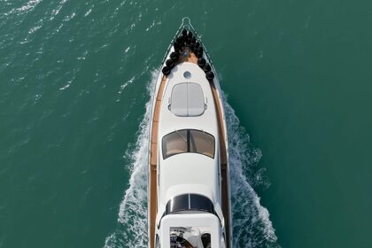 Azimut 68 Fly (2010)
