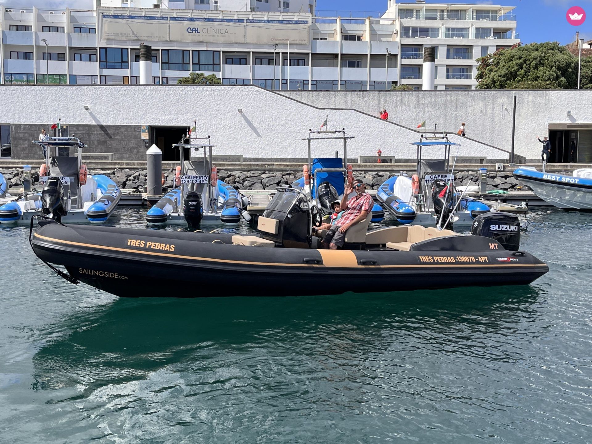 Semi-rigide Hydrosport 737 200cv 3