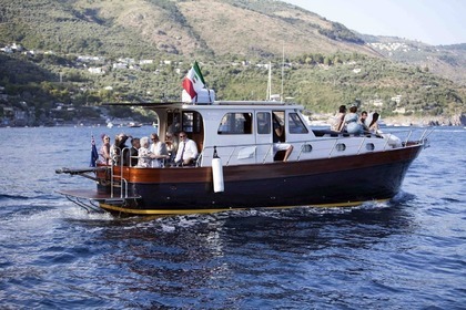 Noleggio Barca a motore Comena 37 Positano