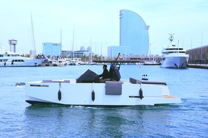 Motor Yacht De Antonio D28 in Olympic Port Barcelona