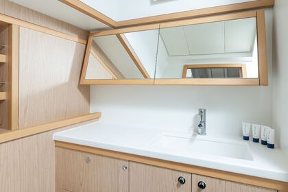 QUEEN OF DIAMONDS Lagoon 52