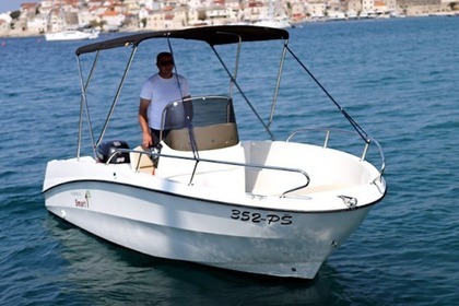 Hyra båt Motorbåt KARNIC SMART 1-55 Primošten