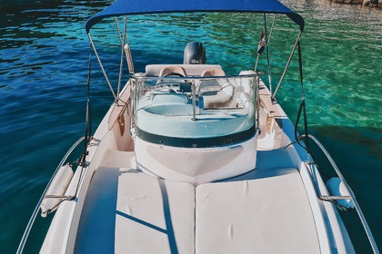 Sessa Marine Key Largo 22