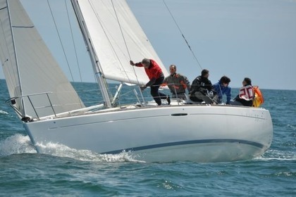 Charter Sailboat BENETEAU FIRST 33.7 Granville