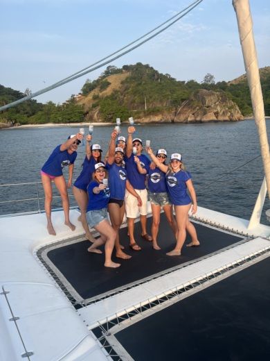 Rio de Janeiro Motorboat Blujoi Power Cat 40 alt tag text