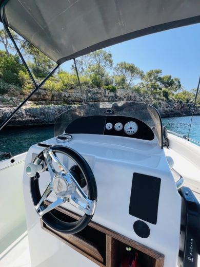 Motorboat OPen Six Plattegrond van de boot