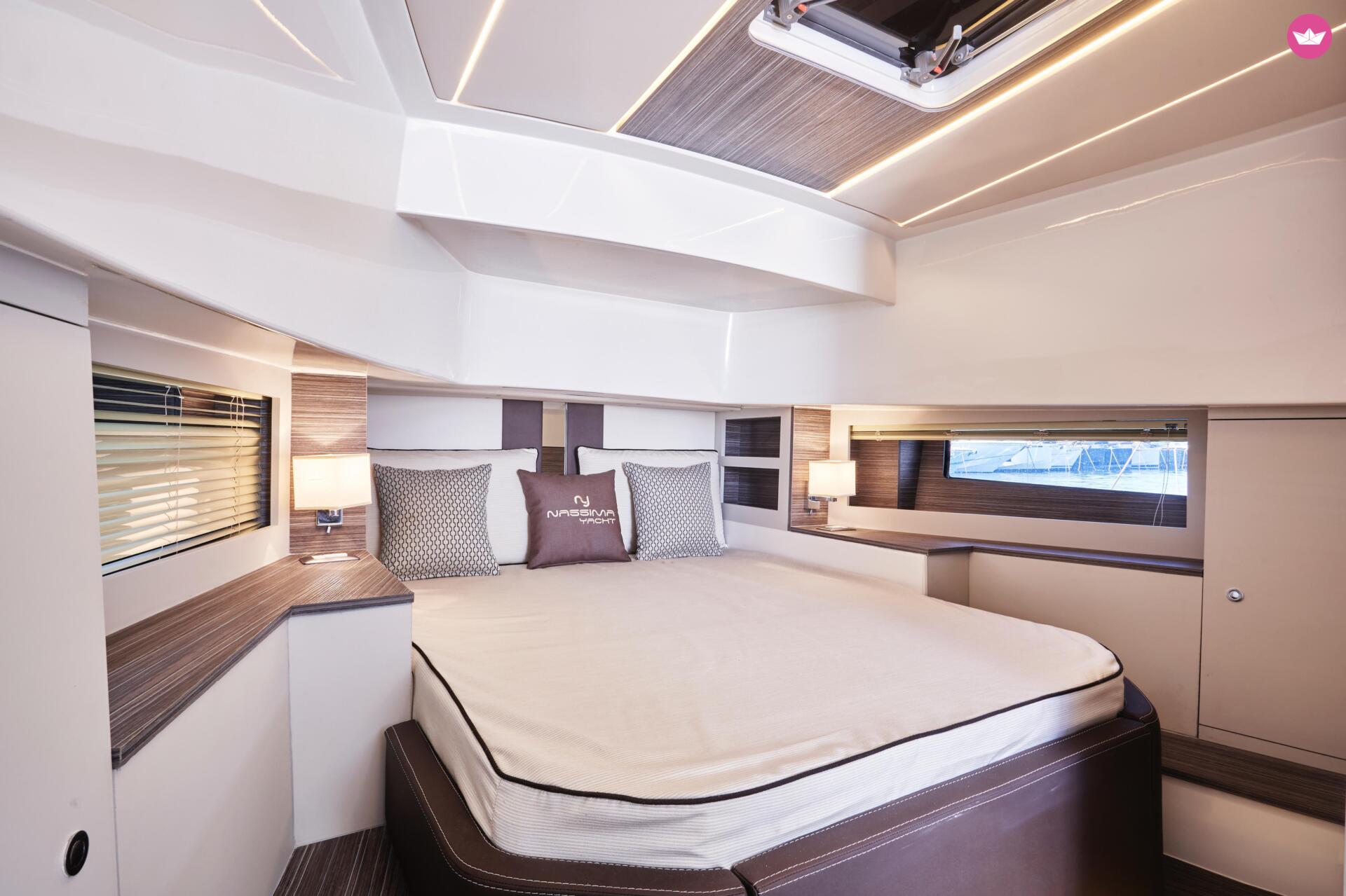 Bateau à moteur Nassima Yatch 40 800cv 7
