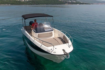 Quicksilver 755 for rent in Split - Full equipment for easy navigation!