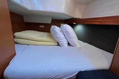 Hyra båt Segelbåt Bavaria Yachtbau Bavaria Cruiser 37 - 3 cab. Punat