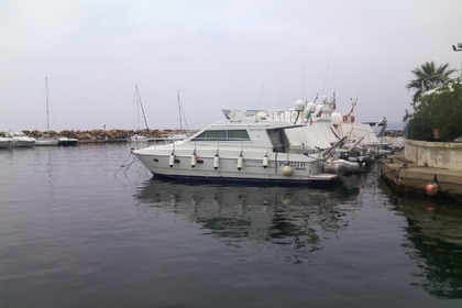 Charter Motorboat FERRETTI 36 Fly Gallipoli