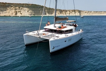 Laura S - Lagoon 400 S2