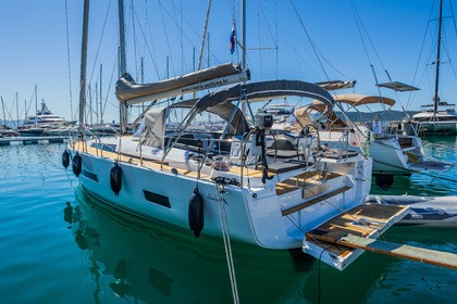 Hire Sailboat Hanse Yachts Hanse 460 - 3 cab Kaštela