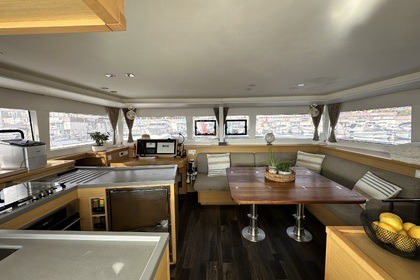 Lagoon 450 S  Fox One