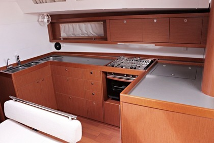 BENETEAU Oceanis 48