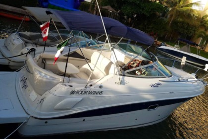 Hyra båt Motorbåt Four Winns VISTA Cancún