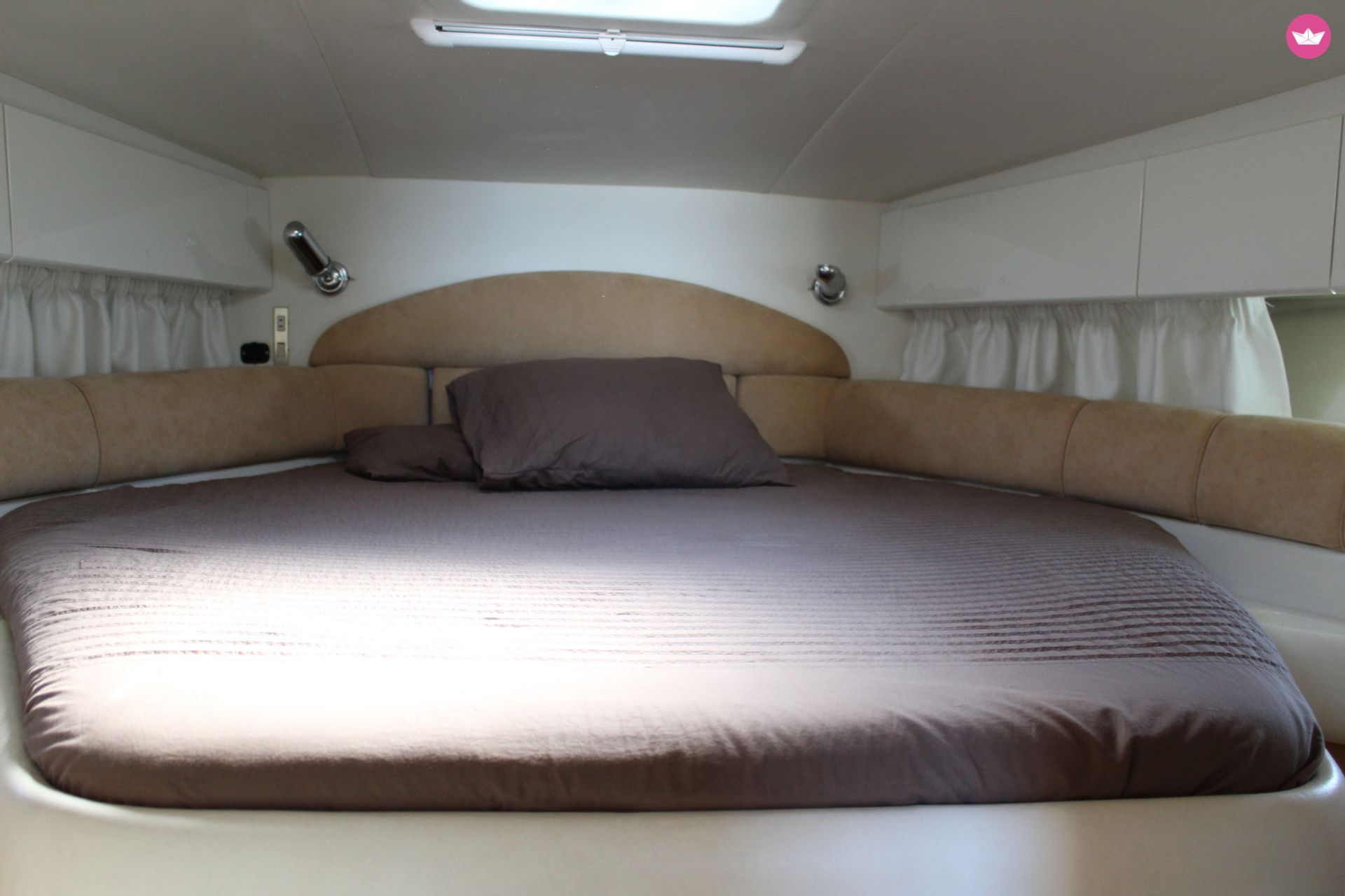 Charter motorboat in Faro District  