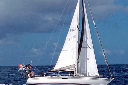 Hire Sailboat Jeanneau Gin Fizz Raiatea