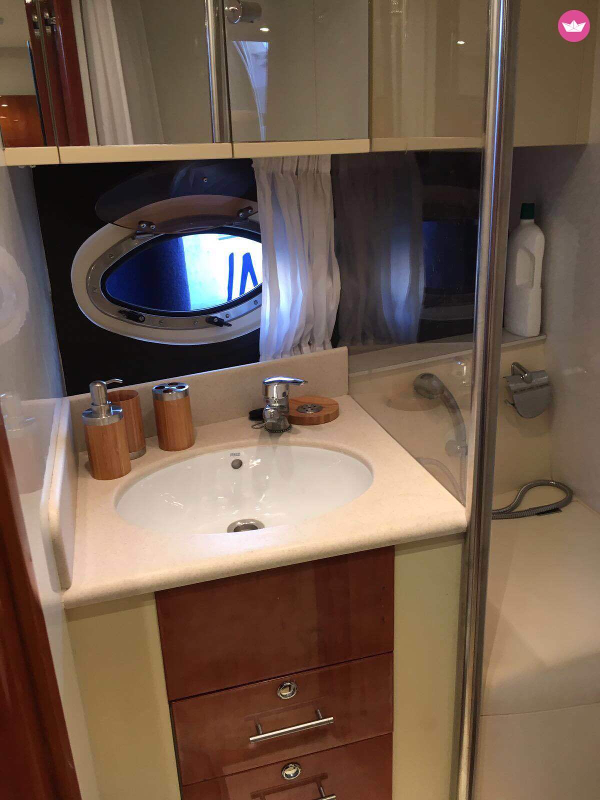 Motorboat Astondoa 40 Open for hire