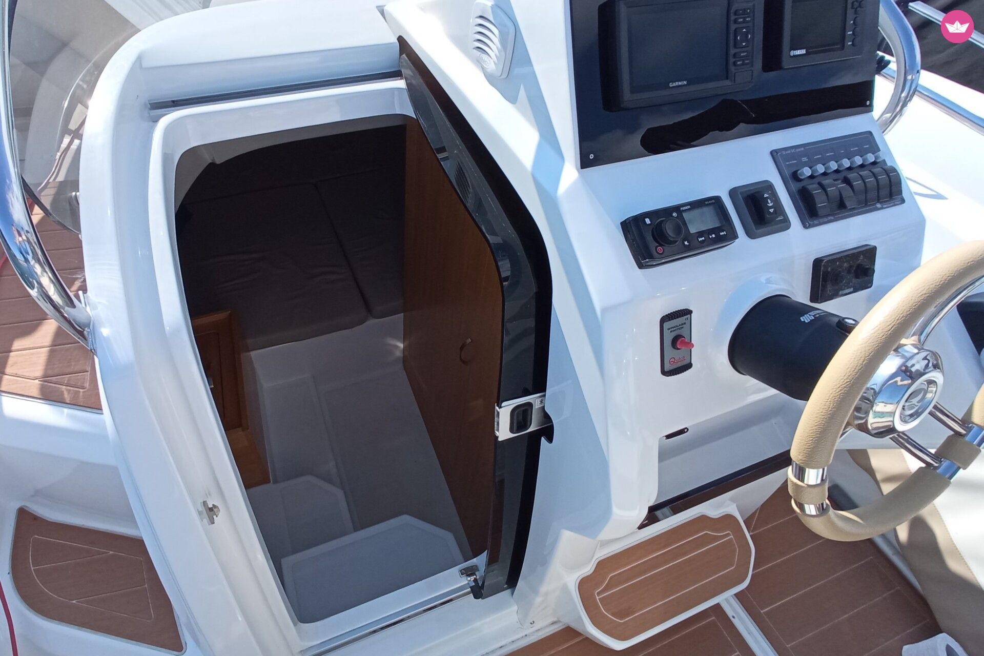 Bateau à moteur Idea Marine Sportdeck 70 250cv 7