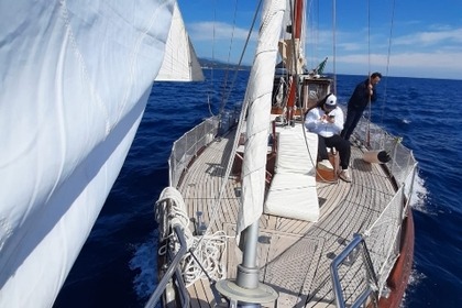 Hyra båt Segelbåt Cantieri 14 mt La Spezia