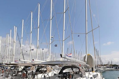 Hire Sailboat Bavaria Yachtbau Bavaria Cruiser 46 - 4 cab. Murter