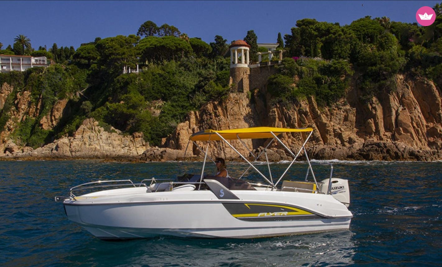 Bateau à moteur Flyer 6.5mt 150cv