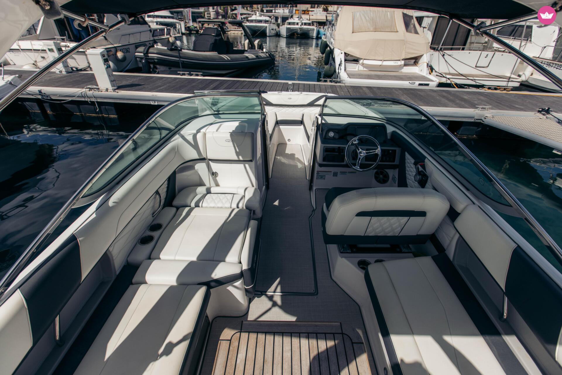 Bateau à moteur Regal 26 OBX AJACCIO 300cv 6