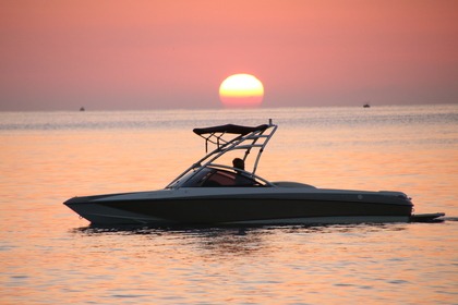 Hyra båt Motorbåt Malibu RESPONSE LXI Agios Nikolaos
