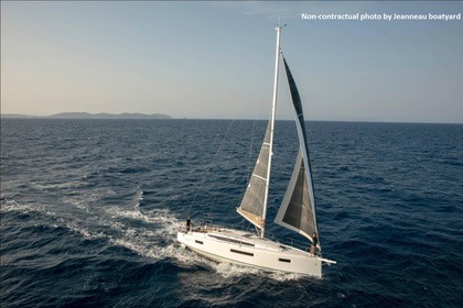 Hire Sailboat Jeanneau Sun Odyssey 410 - 3 cab. Lefkada