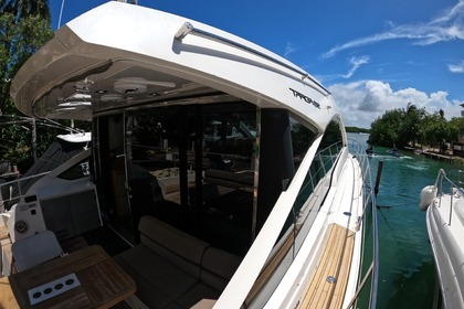 Исследуйте Роскошь на TINTO TARGA - Fairline Targa 62 в Канкуне