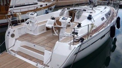 Charter Sailboat Bavaria 46 Agropoli