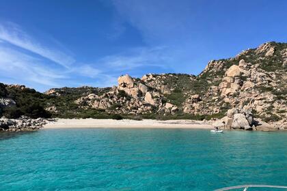 BOAT WITHOUT A LICENSE FOR THE MADDALENA ARCHIPELAGO AND CORSICA