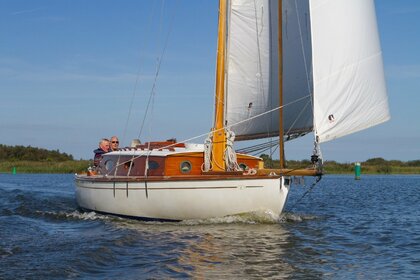 Hire Sailboat Landimore Norfolk Broads Sailing Boat Martham