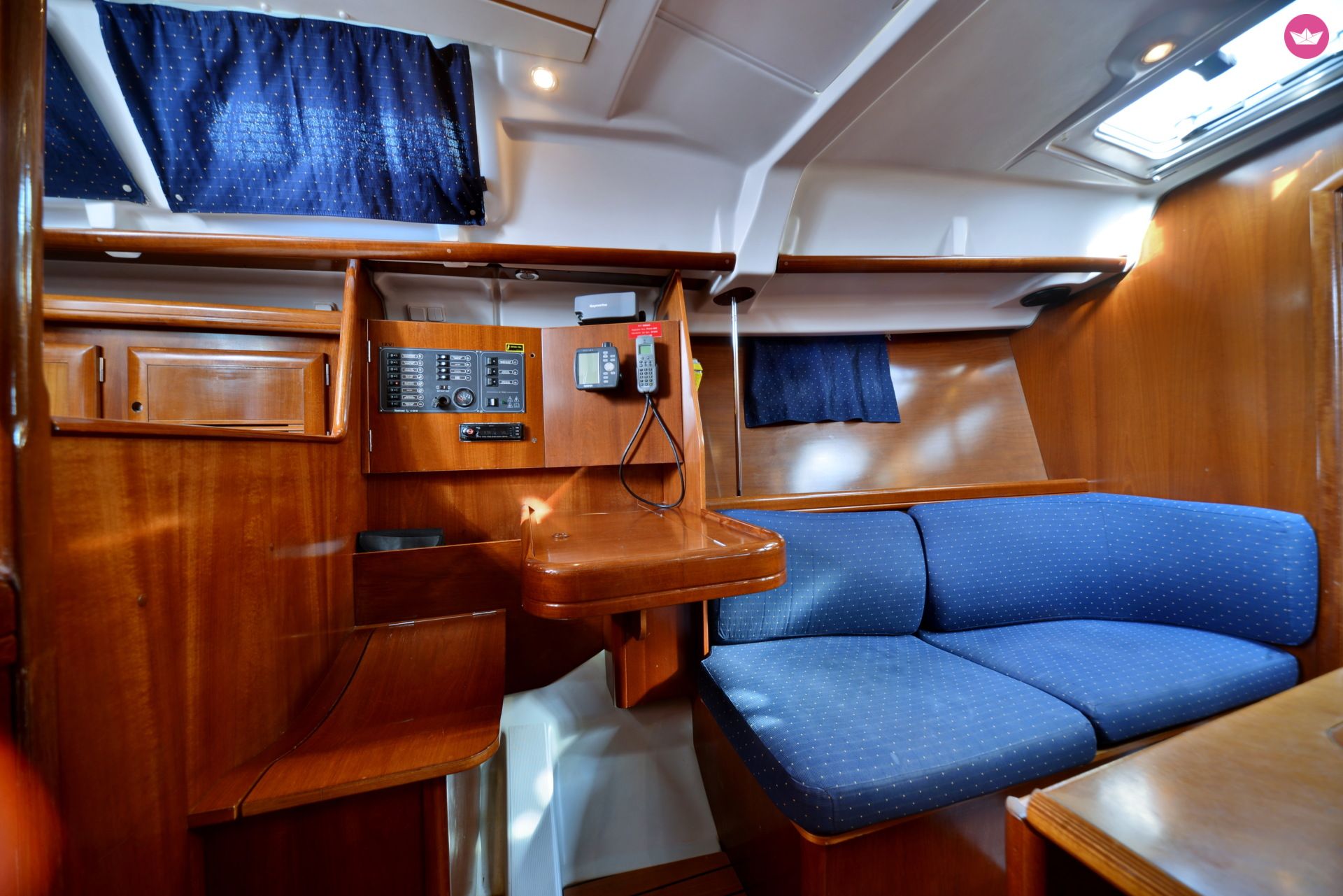 Sailboat Beneteau Oceanis 373 Clipper  