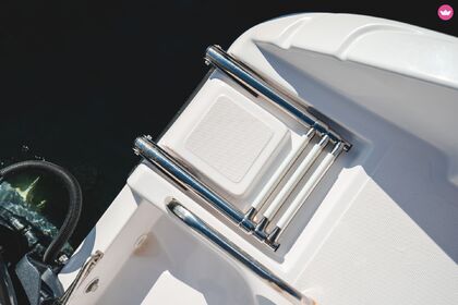 "Newport Beach" California 5.7 con Yamaha