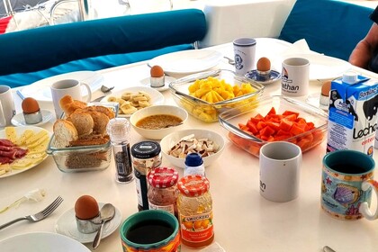 "ALL INCLUSIVE" CATAMARAN