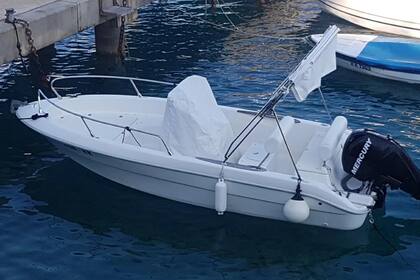 Hire Motorboat primus marine fisher 17 Barcelona