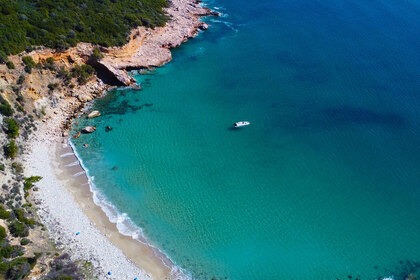 Rent a motorboat with no license in Nea Peramos