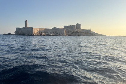 Soirée coucher de soleil Marseille vieux port frioul