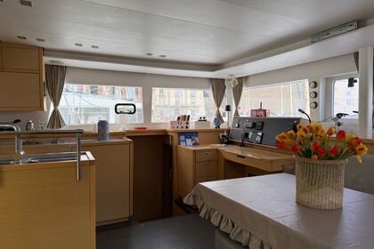 Catamarano Lagoon 450