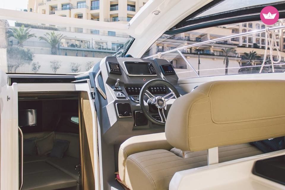 Motorboat Azimut Atlatis 34  