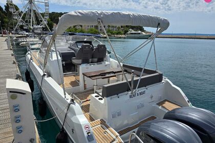 Charter Motorboat Jeanneau Cap camarat 9 wa Makarska