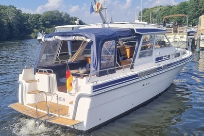 Hire Motorboat Saga HT 29 Hasselt