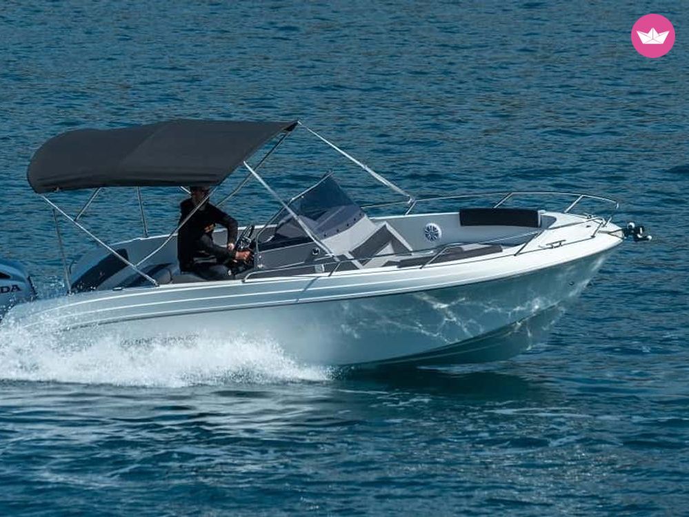 Bateau à moteur Atlantic
