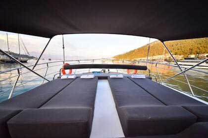 Custom built traditional gulet with a capacity of 4 people