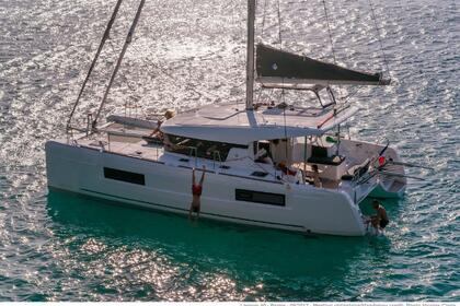 Location Catamaran Lagoon-Bénéteau Lagoon 40 - 4 + 2 cab Lavrio