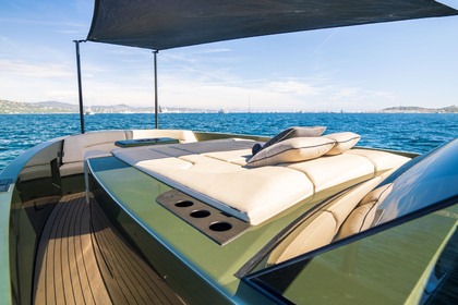 Miete Motorboot Vanquish Yachts Vanquish 45 Port de la Rague